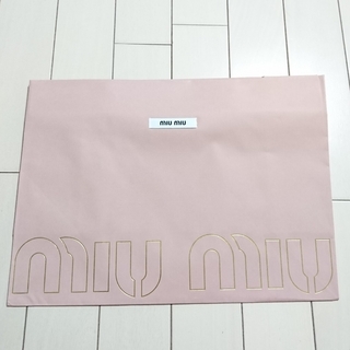 ミュウミュウ(miumiu)の♥️①新品ミュウミュウ ショッパー♥️紙袋(その他)