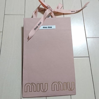 ミュウミュウ(miumiu)の♥️ミュウミュウ ショッパー♥️紙袋 リボン(ショップ袋)