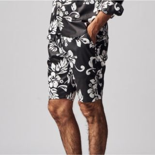 AKM 新品未使用 ALOHA SHORTS ショートパンツ エイケイエム