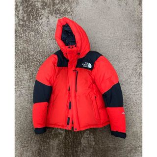 ノースフェイス(THE NORTH FACE) ダウンジャケット(メンズ)（レッド