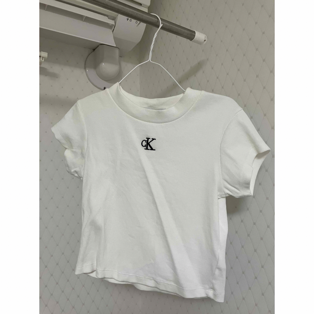 Calvin Klein(カルバンクライン)のcalvin klein tシャツ　新品 レディースのトップス(Tシャツ(半袖/袖なし))の商品写真