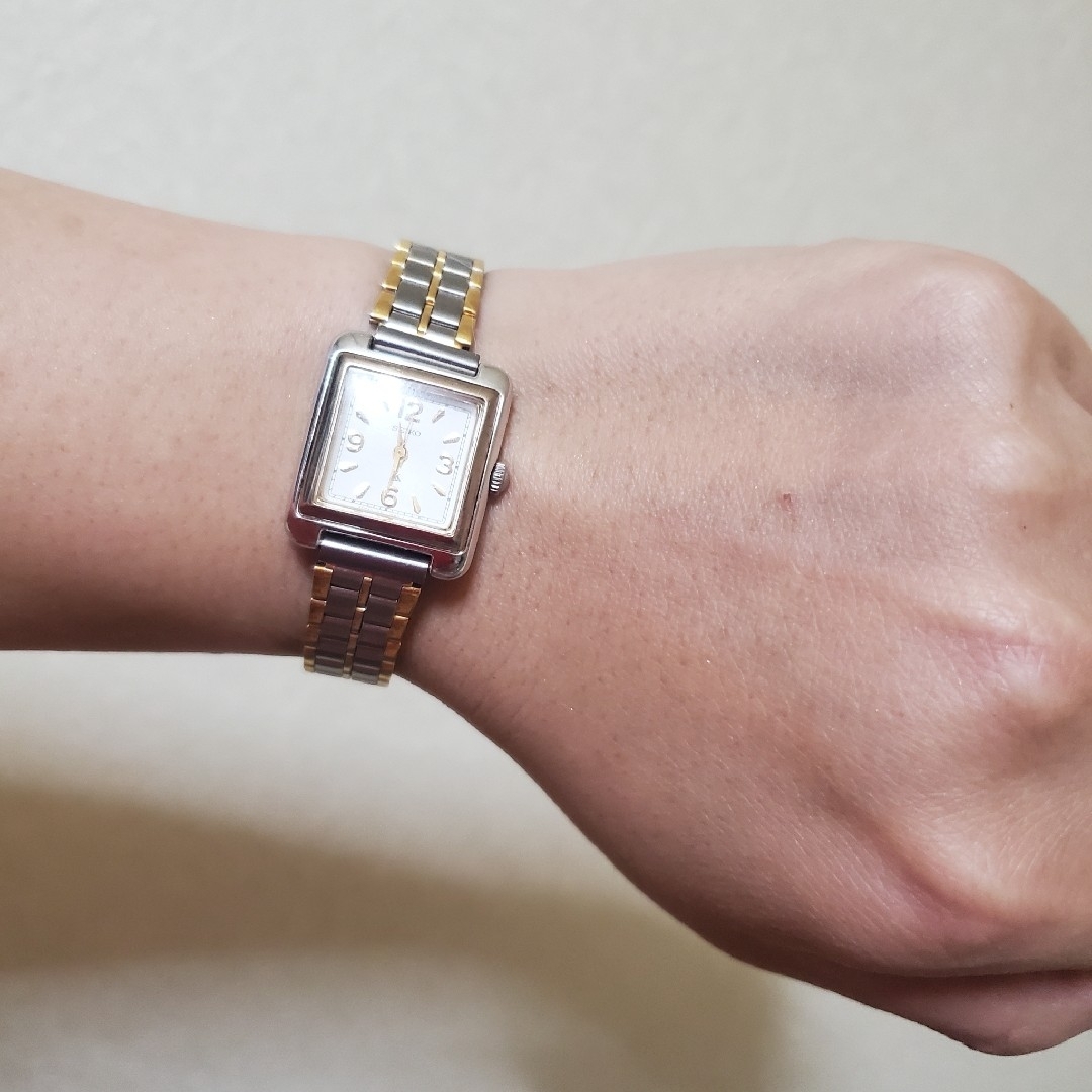 SEIKO(セイコー)のセイコーエクセリーヌスクエアコンビ腕時計レア物 レディースのファッション小物(腕時計)の商品写真