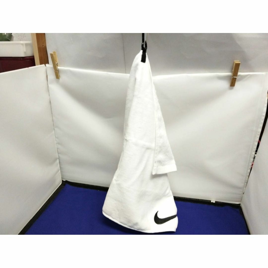 NIKE(ナイキ)の白）61*41cm）NIKEナイキ★タオル カラビナ付ゴルフタオル GF4003 スポーツ/アウトドアのゴルフ(その他)の商品写真