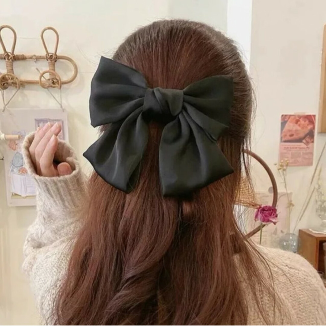 リボンバレッタ ヘアアクセサリー ブラック  髪留め  かわいい 韓国系 大きめ レディースのヘアアクセサリー(バレッタ/ヘアクリップ)の商品写真