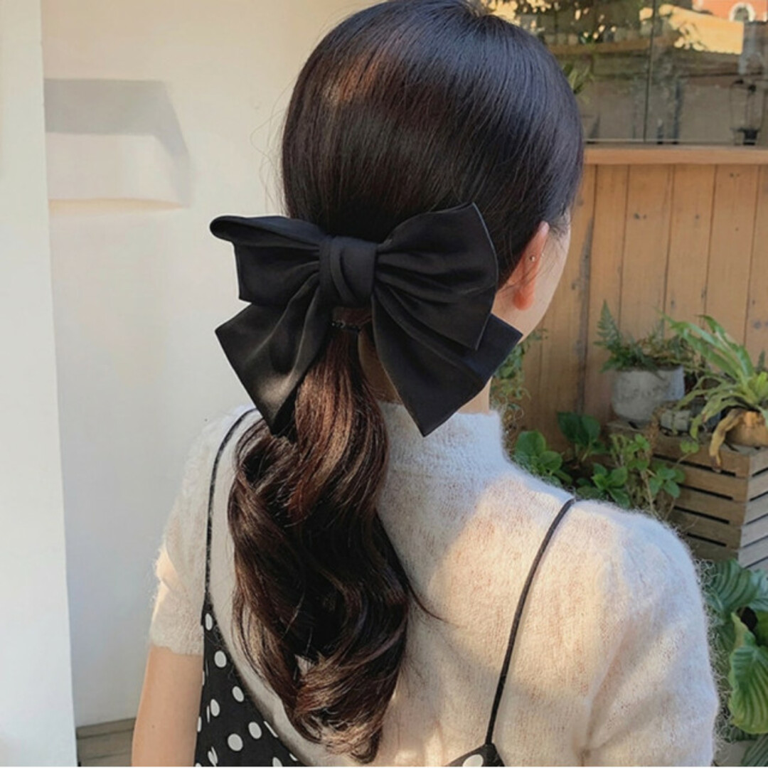 リボンバレッタ ヘアアクセサリー ブラック  髪留め  かわいい 韓国系 大きめ レディースのヘアアクセサリー(バレッタ/ヘアクリップ)の商品写真