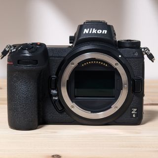 ニコン(Nikon)のNIKON　Z6 フルサイズミラーレス一眼カメラ(ミラーレス一眼)