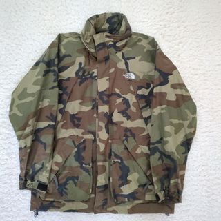 ザノースフェイス(THE NORTH FACE)の美品 ノースフェイス マカルジャケット NP10402 カモフラ サイズXXL(マウンテンパーカー)