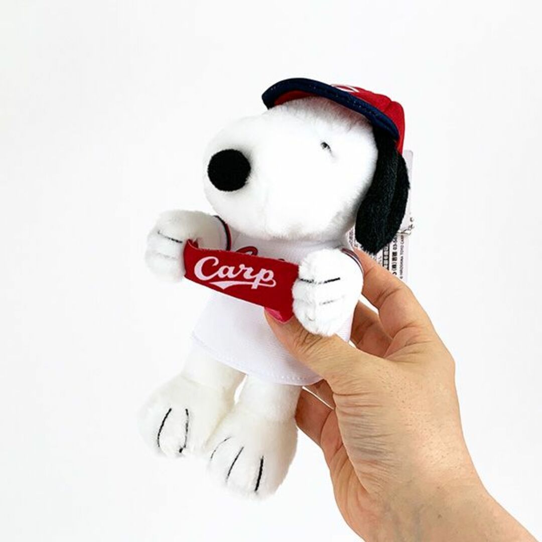 SNOOPY(スヌーピー)のスヌーピー 広島東洋カーブ マスコット キーホルダー SNOOPY 野球応援グッズ キッズ/ベビー/マタニティのおもちゃ(ぬいぐるみ/人形)の商品写真