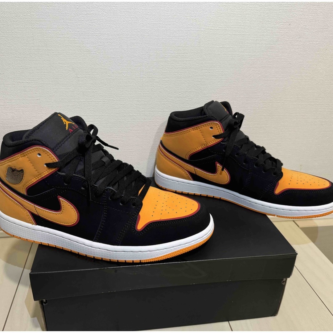 Jordan Brand（NIKE）(ジョーダン)のAIR JORDAN 1MID SE 新品未使用 26.5 FJ4923-008 メンズの靴/シューズ(スニーカー)の商品写真