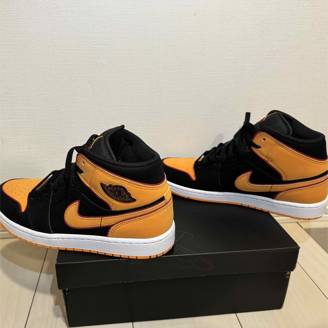 Jordan Brand（NIKE）(ジョーダン)のAIR JORDAN 1MID SE 新品未使用 26.5 FJ4923-008 メンズの靴/シューズ(スニーカー)の商品写真