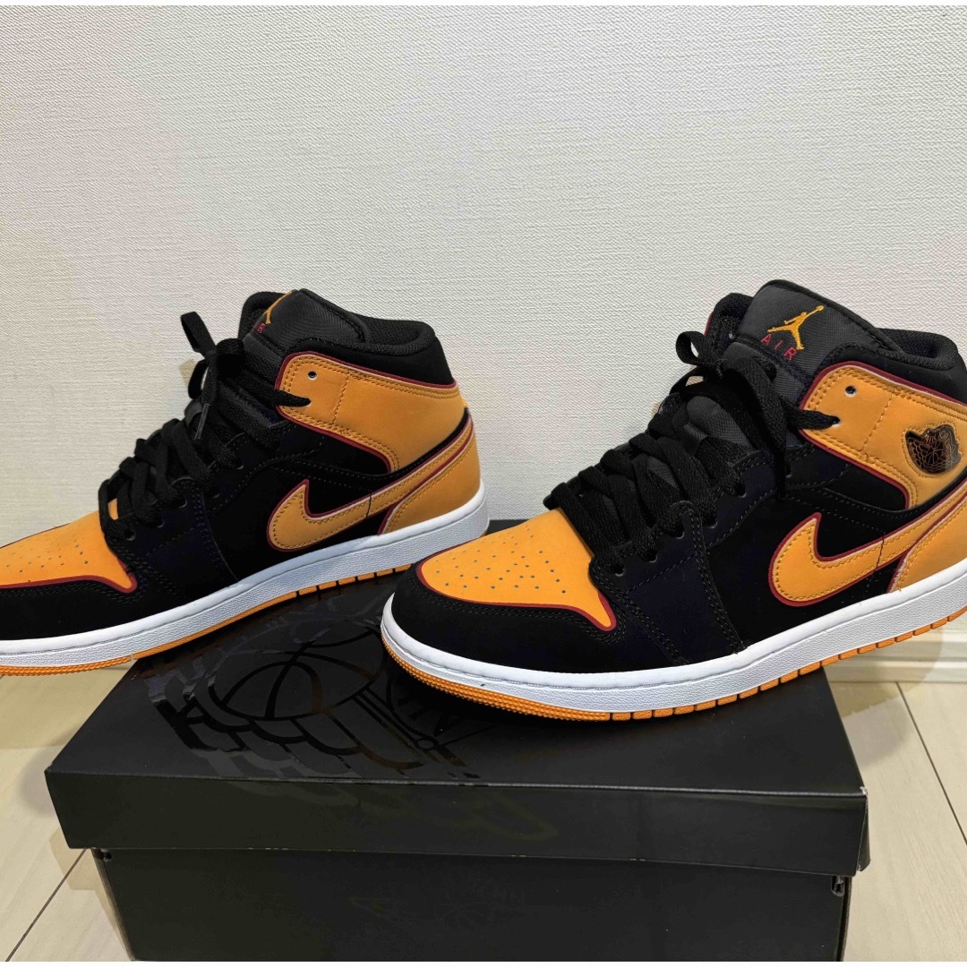 Jordan Brand（NIKE）(ジョーダン)のAIR JORDAN 1MID SE 新品未使用 26.5 FJ4923-008 メンズの靴/シューズ(スニーカー)の商品写真