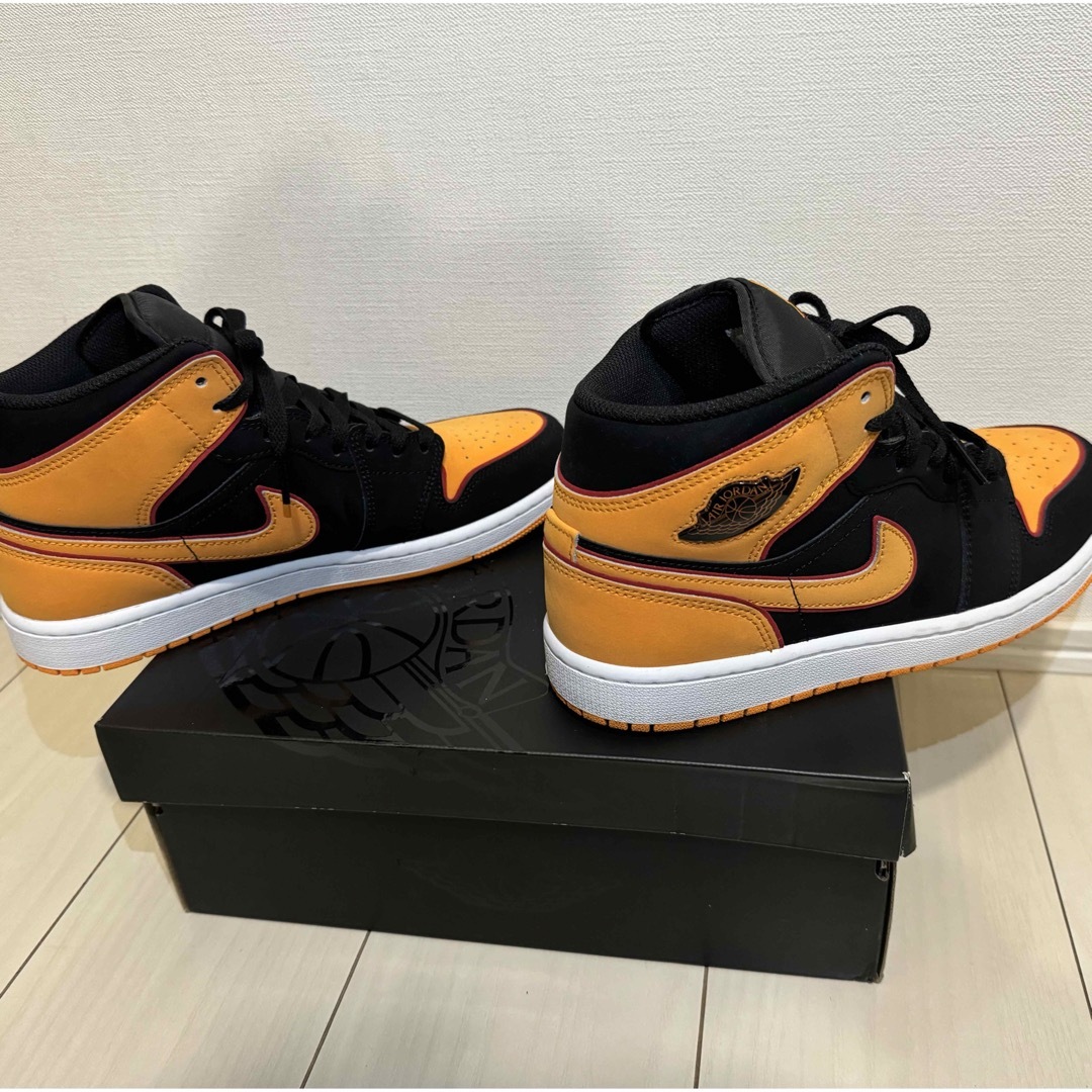 Jordan Brand（NIKE）(ジョーダン)のAIR JORDAN 1MID SE 新品未使用 26.5 FJ4923-008 メンズの靴/シューズ(スニーカー)の商品写真