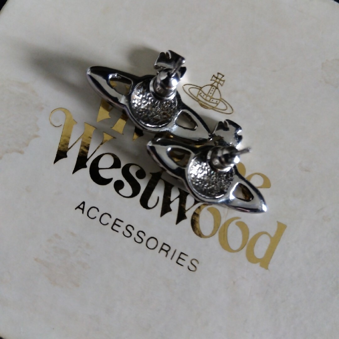 Vivienne Westwood(ヴィヴィアンウエストウッド)のVivienneWestwood ☆レア☆ヴィンテージブラックオーブピアス レディースのアクセサリー(ピアス)の商品写真