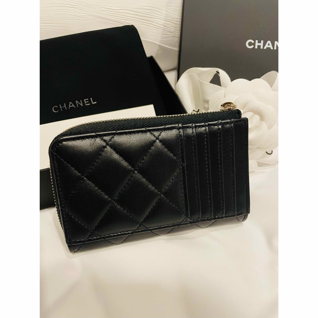 CHANEL(シャネル)の【完売】最新作　CHANEL シャネル　パールフラグメントケース　財布　水玉 レディースのファッション小物(財布)の商品写真