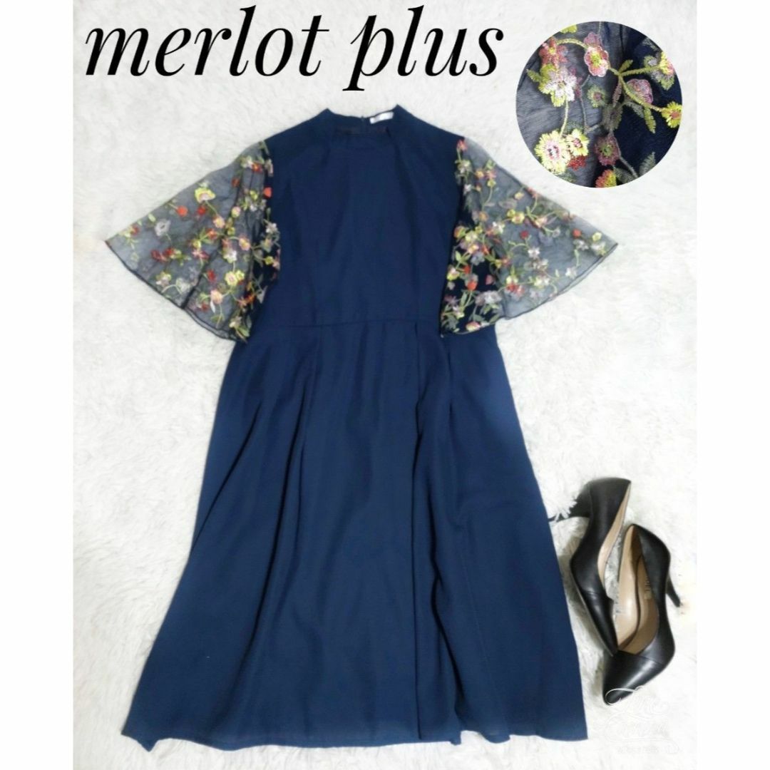 merlot plus(メルロープリュス)のmerlot plus　ワンピース　ネイビー　花柄　　膝下　フリーサイズ レディースのワンピース(ひざ丈ワンピース)の商品写真