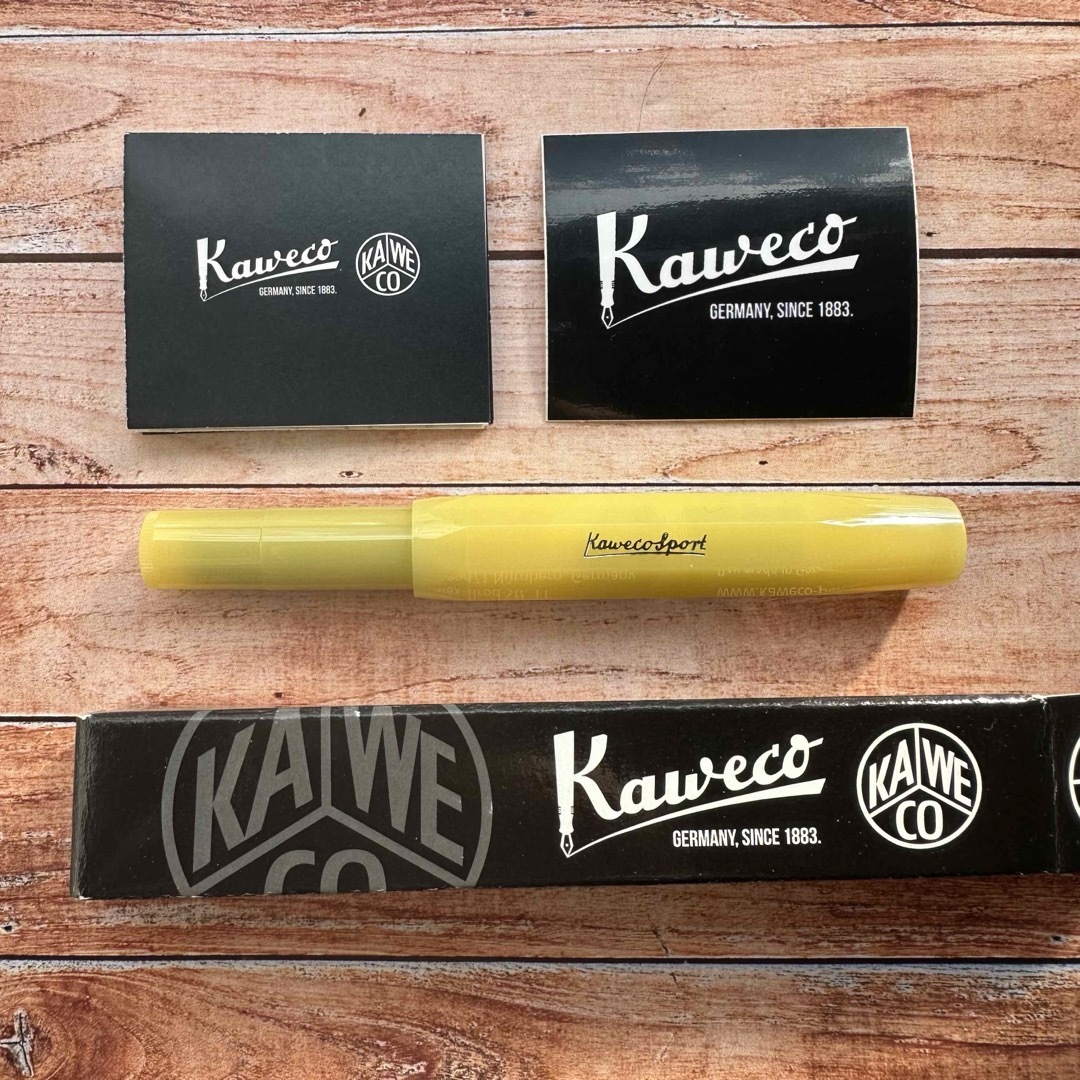 Kaweco(カヴェコ)のカヴェコ フロステッドスポーツ 万年筆 バナナイエロー インテリア/住まい/日用品の文房具(ペン/マーカー)の商品写真