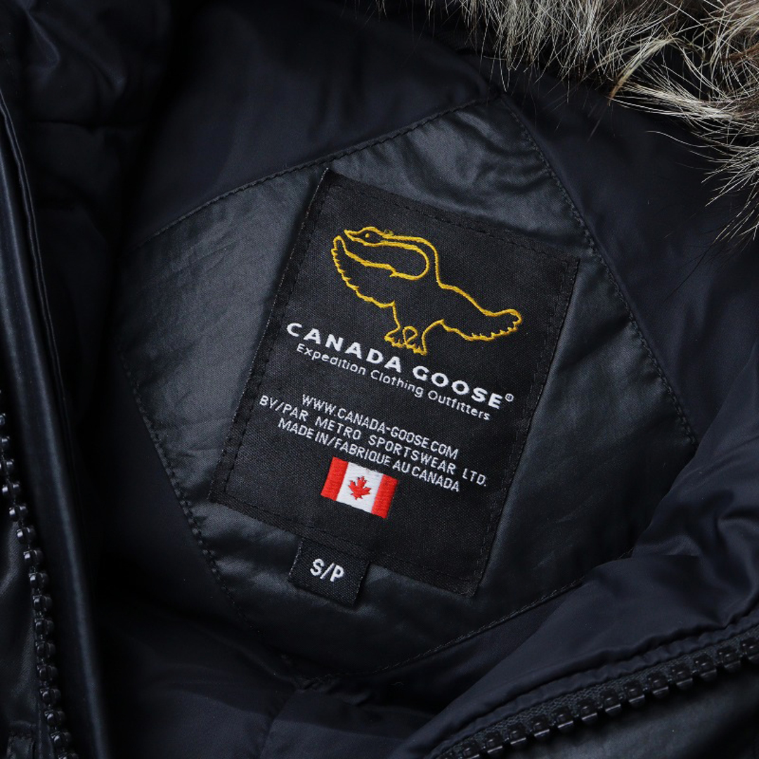 CANADA GOOSE(カナダグース)のカナダグース CANADA GOOSE VANCOUVER JACKET コヨーテファー ダウンジャケット S/ブラック メンズ【2400013748254】 メンズのジャケット/アウター(ダウンジャケット)の商品写真
