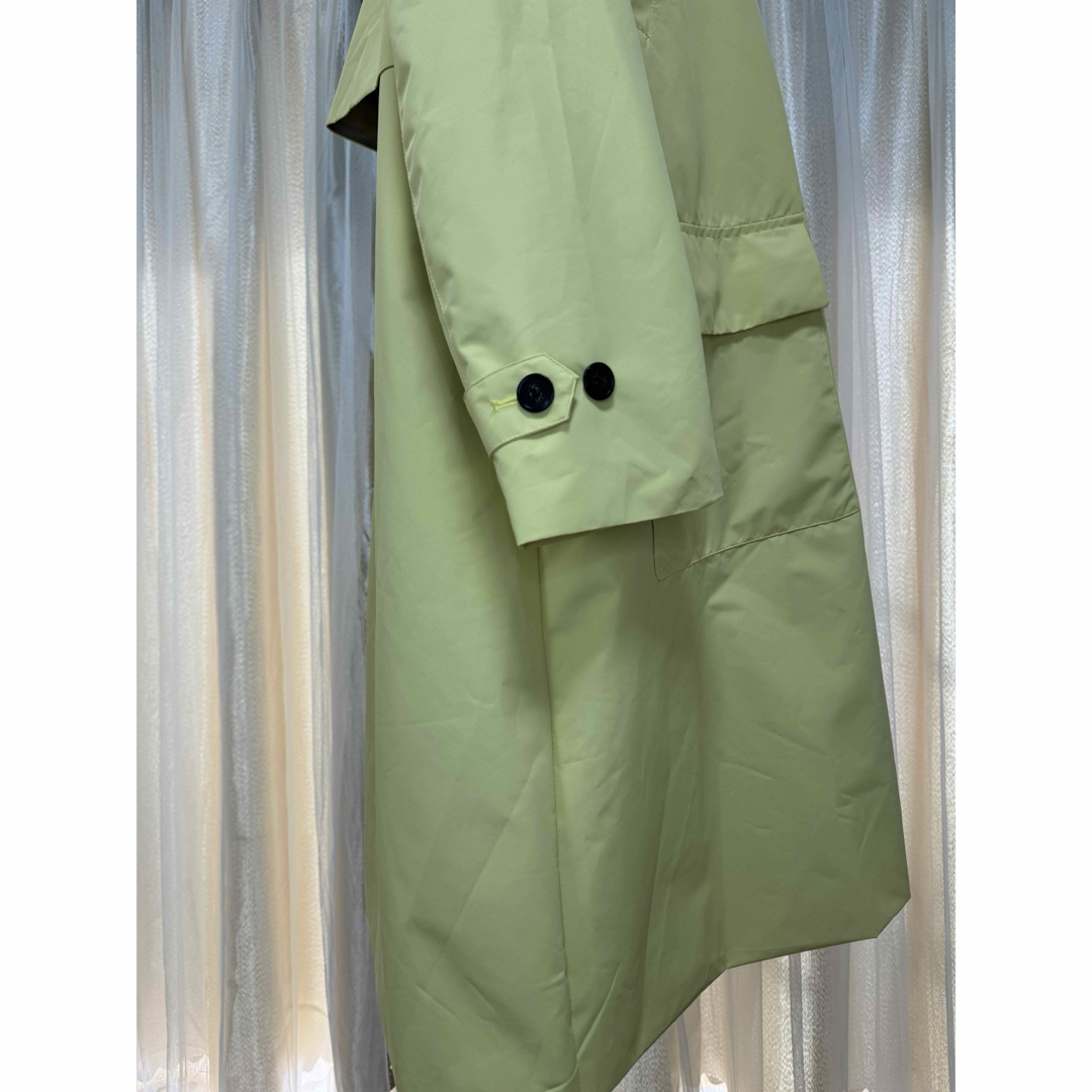 大きいサイズ zelal 未使用 撥水フーディーコート イエロー レディースのジャケット/アウター(その他)の商品写真
