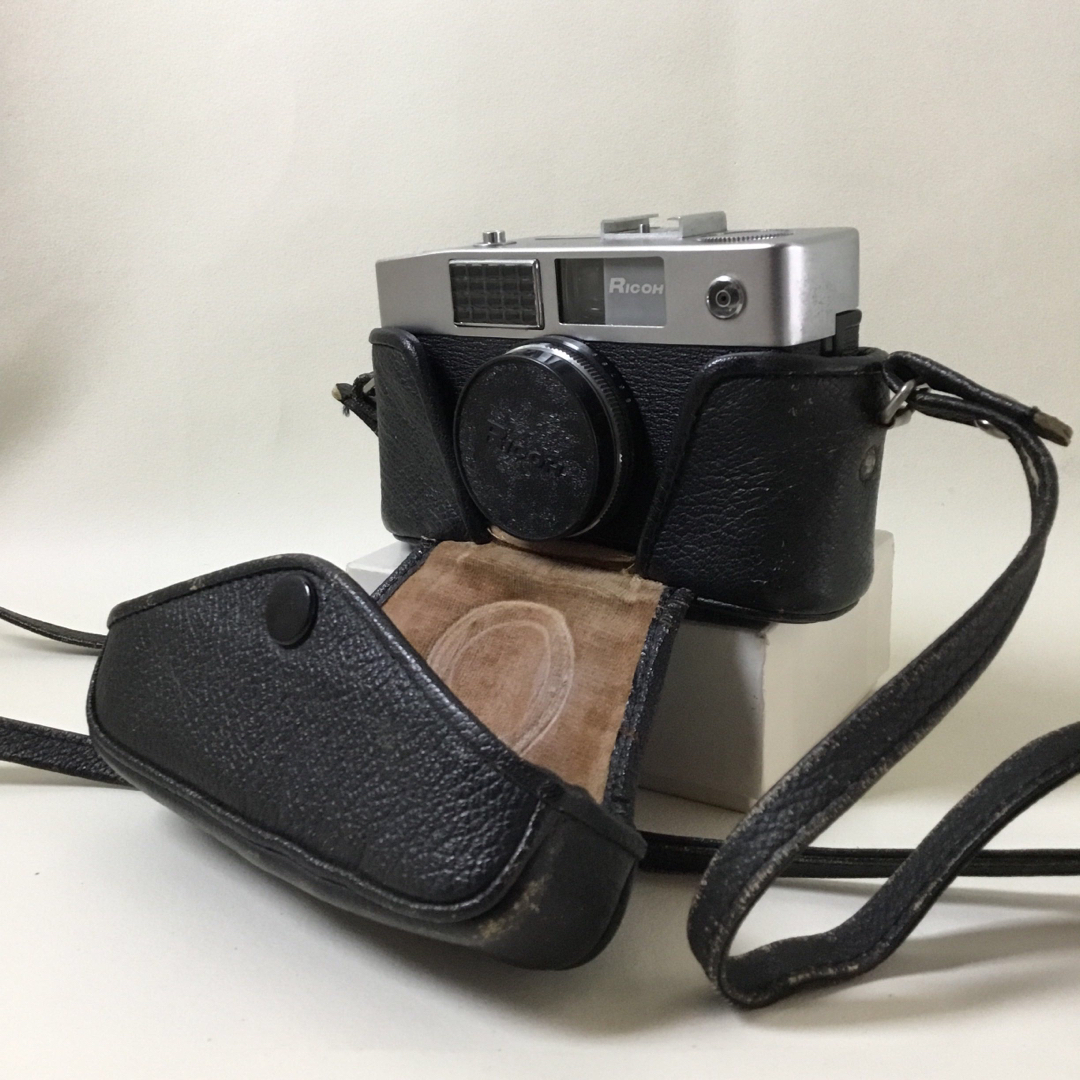 RICOH(リコー)の懐かしい昭和レトロ商品☆リコー RICOH☆CADDY  フィルム　カメラ スマホ/家電/カメラのカメラ(フィルムカメラ)の商品写真