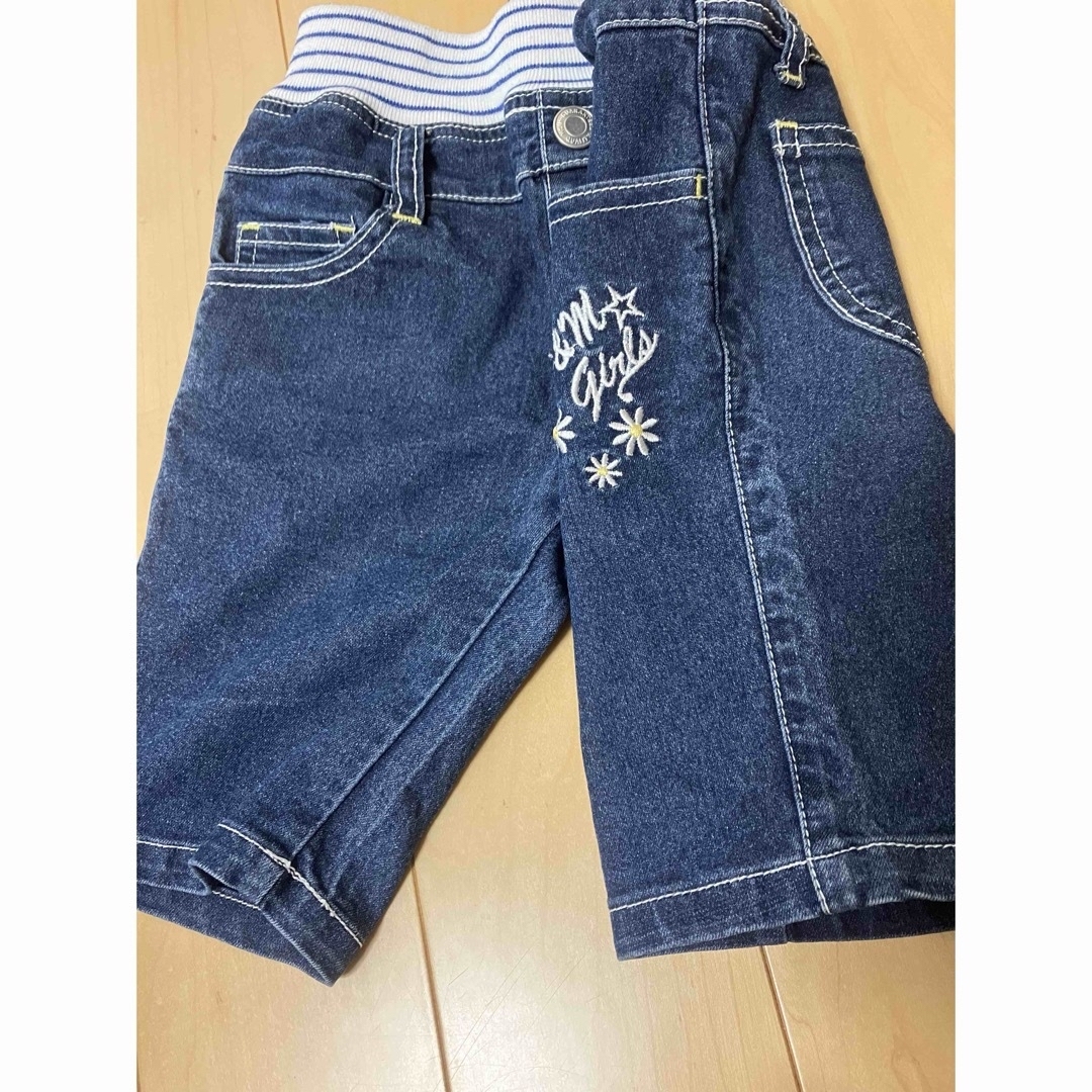 キッズ　デニムパンツ　100   2枚 キッズ/ベビー/マタニティのキッズ服女の子用(90cm~)(パンツ/スパッツ)の商品写真