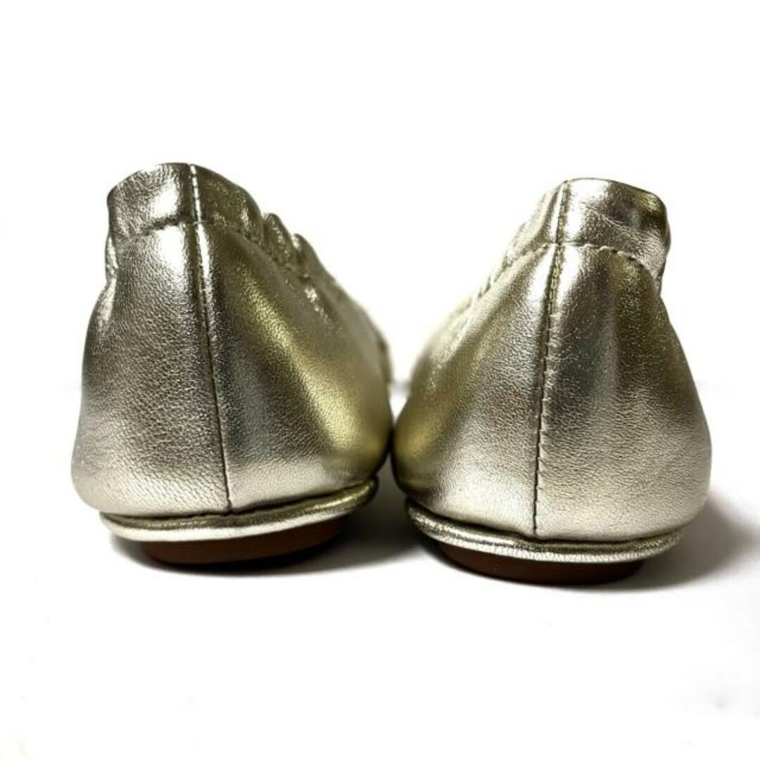 Tory Burch(トリーバーチ)のTORY BURCH(トリーバーチ) フラットシューズ 6M レディース新品同様  - ゴールド レザー×金属素材 レディースの靴/シューズ(その他)の商品写真
