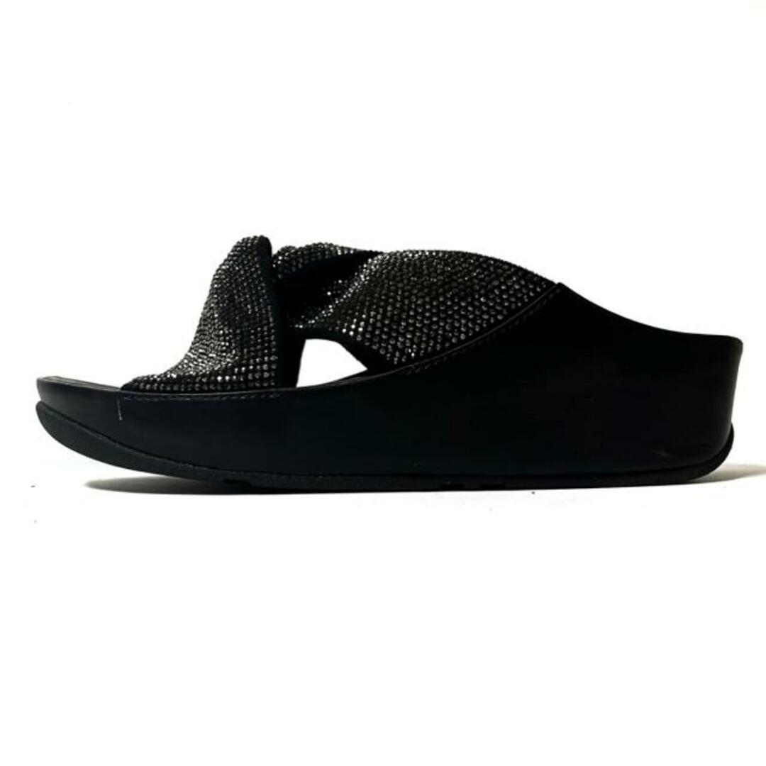 fitflop(フィットフロップ)のFitflop(フィットフロップ) サンダル EU 38 レディース - 黒 ラインストーン 化学繊維×レザー レディースの靴/シューズ(サンダル)の商品写真