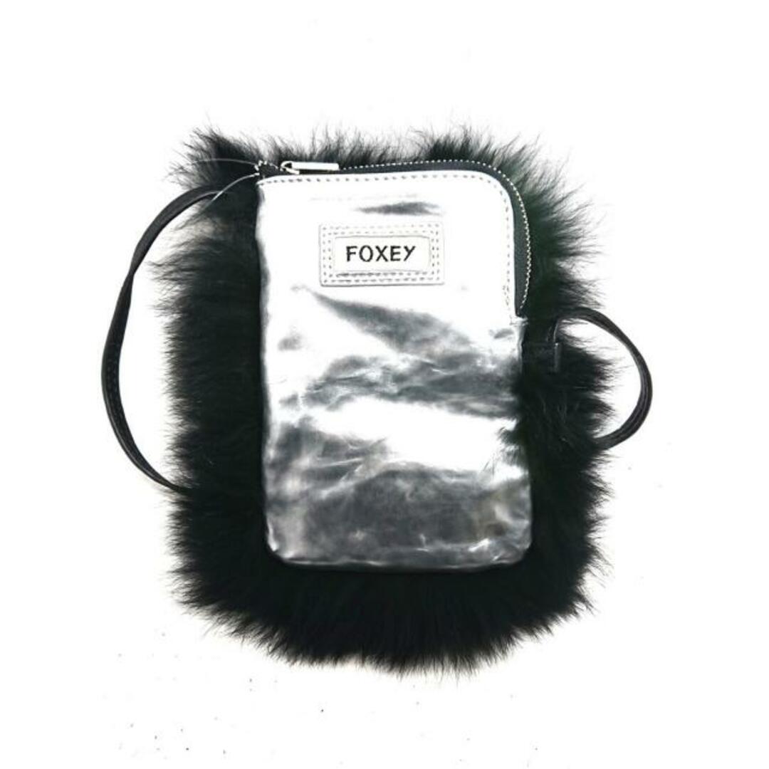 FOXEY(フォクシー) ショルダーバッグ - 黒×シルバー ファー×合皮外ポケット×0個