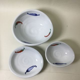 アリタヤキ(有田焼)の【新品未使用品】有田焼　小鉢　小皿　取り皿　漬物　　　　唐辛子柄(食器)