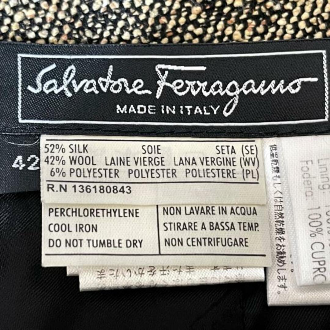 Salvatore Ferragamo(サルヴァトーレフェラガモ)のSalvatoreFerragamo(サルバトーレフェラガモ) スカート サイズ42 M レディース美品  - ベージュ×黒 ひざ丈 レディースのスカート(その他)の商品写真