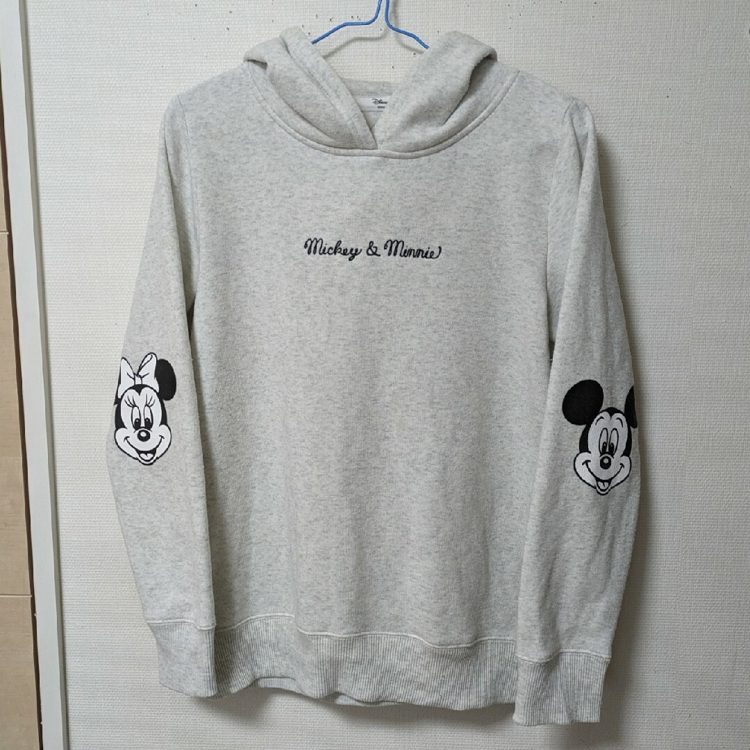 Disney(ディズニー)のディズニー　Disney　ミニーちゃん　グレー　フードパーカー レディースのトップス(パーカー)の商品写真