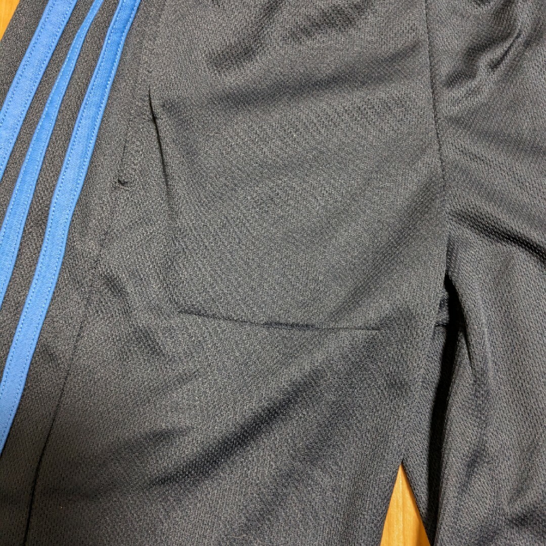 adidas(アディダス)のadidas　キッズ　ハーフパンツ　120cm キッズ/ベビー/マタニティのキッズ服男の子用(90cm~)(パンツ/スパッツ)の商品写真