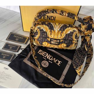 フェンディ(FENDI)のFENDI×VERSACE (FENDACE)希少価値バッグ(ハンドバッグ)