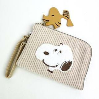 スヌーピー(SNOOPY)のスヌーピー ふわふわワッペン ディリーパスケース ベージュ SNOOPY(日用品/生活雑貨)