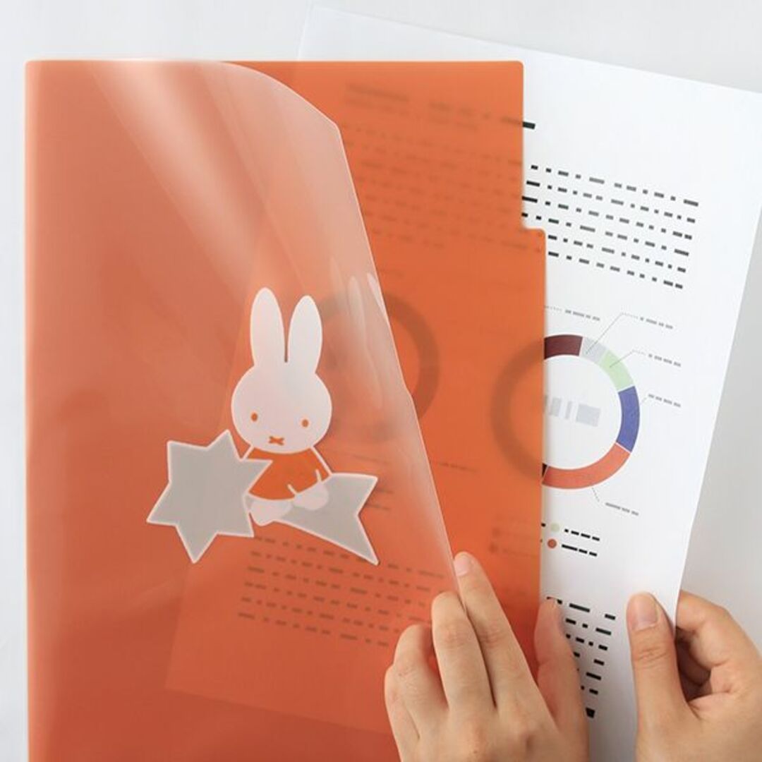 miffy(ミッフィー)のミッフィー A4ポケットクリアファイル star 3ポケット 書類整理 文具 ステーショナリー オレンジ インテリア/住まい/日用品の文房具(その他)の商品写真