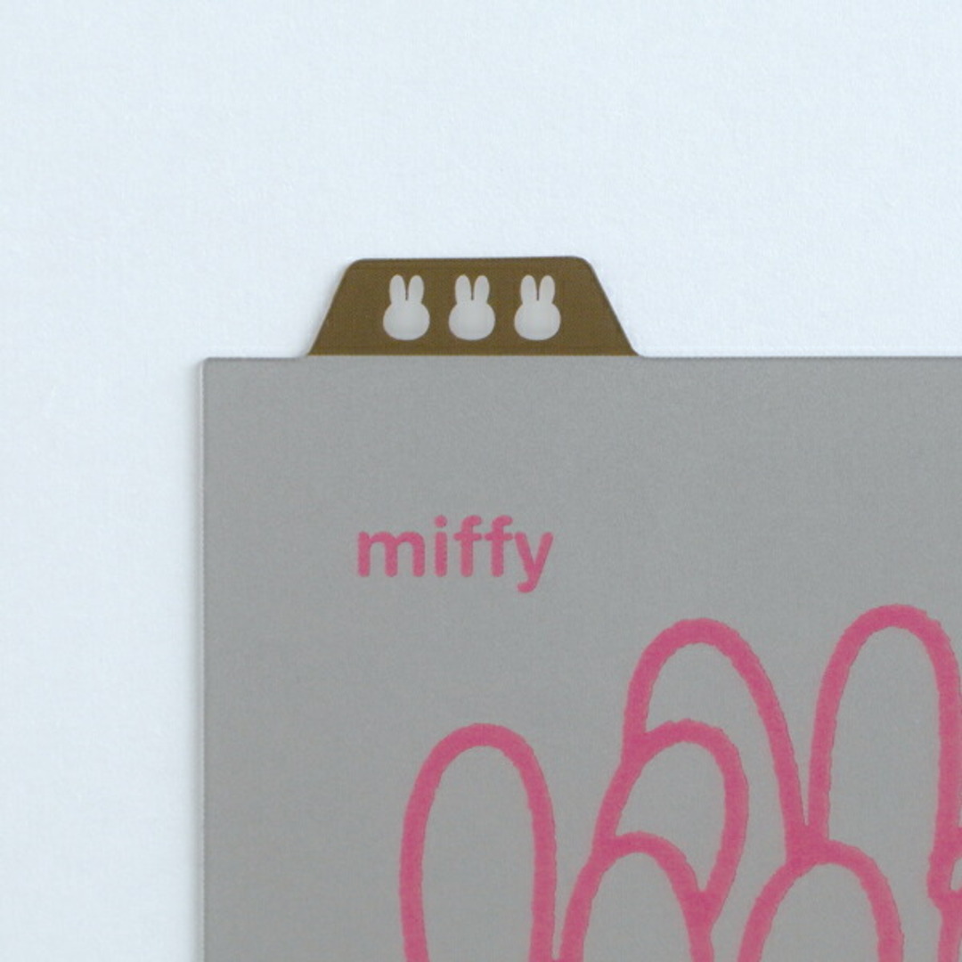 miffy(ミッフィー)のミッフィー miffy リングノート用下敷き（スクエア) 文房具 グレー 日本製 インテリア/住まい/日用品の文房具(その他)の商品写真