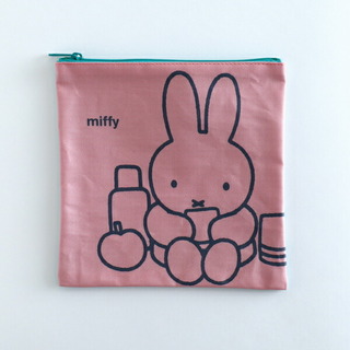 ミッフィー(miffy)のミッフィー miffy スクエアポーチ 小物入れ ピンク 日本製(ポーチ)
