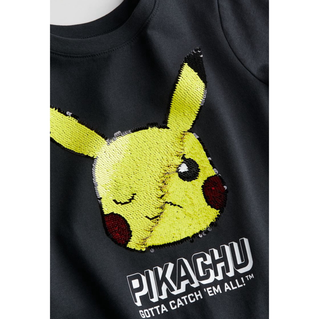 H&M(エイチアンドエム)の《新作》新品　ポケモン　スパンコール　Tシャツ　120-130 キッズ/ベビー/マタニティのキッズ服男の子用(90cm~)(Tシャツ/カットソー)の商品写真