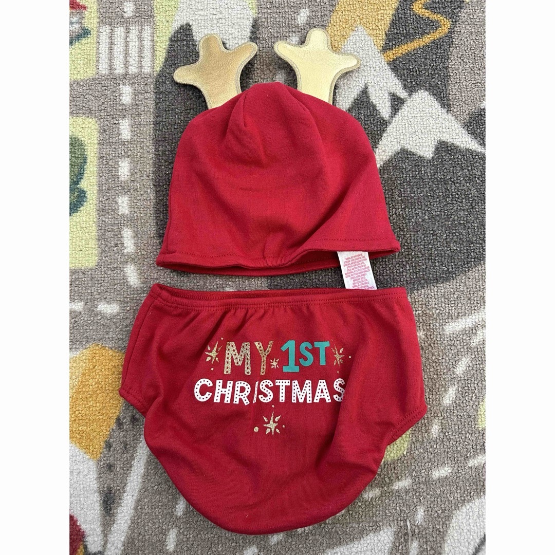 Disney(ディズニー)のディズニー Disney Baby First Christmas 帽子とパンツ キッズ/ベビー/マタニティのこども用ファッション小物(帽子)の商品写真