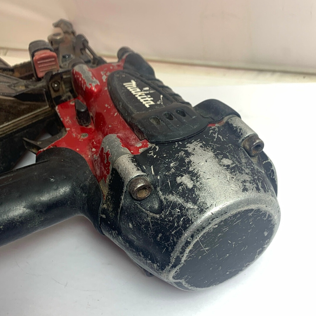 Makita - ♭♭MAKITA マキタ 高圧ねじ打ち機 キズ、スレ、剥がれ Makita - ♭♭MAKITA マキタ 高圧ねじ打ち機 キズ、スレ、剥がれ