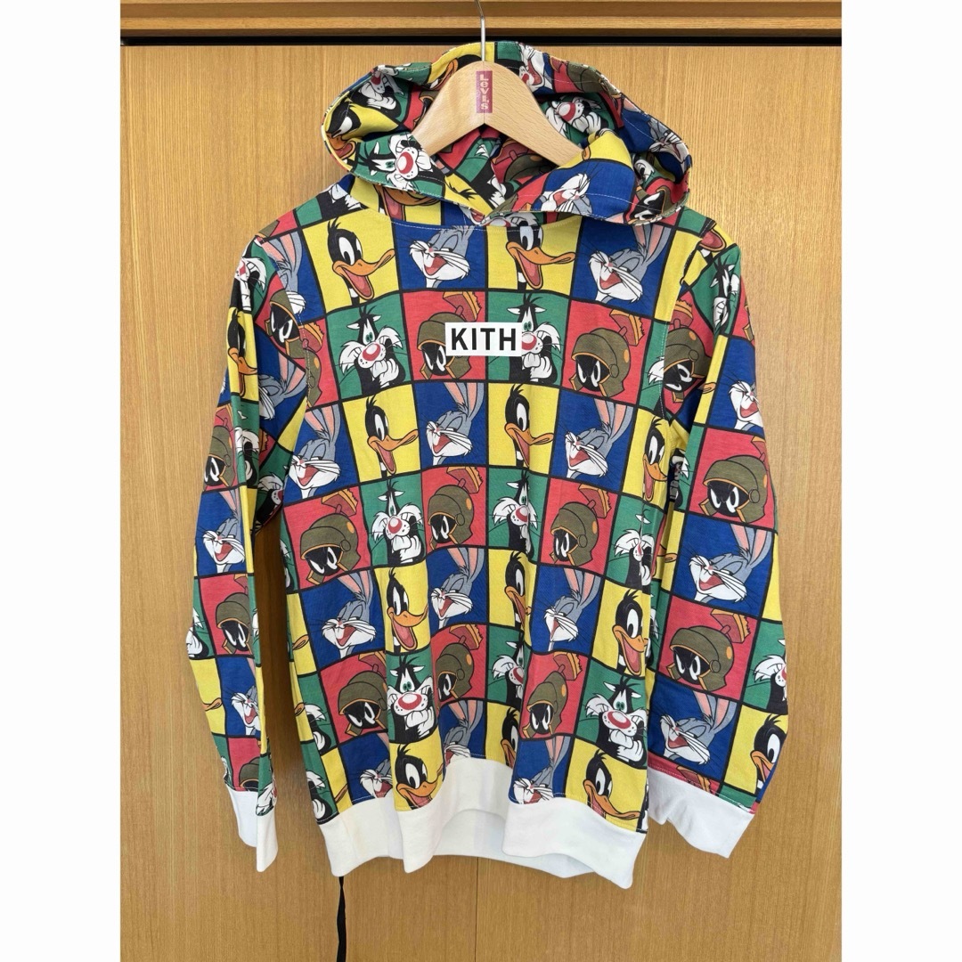 KITH(キス)の激レア Kids KITH LOONEY TUNES AOP HOODIE 12 キッズ/ベビー/マタニティのキッズ服男の子用(90cm~)(Tシャツ/カットソー)の商品写真