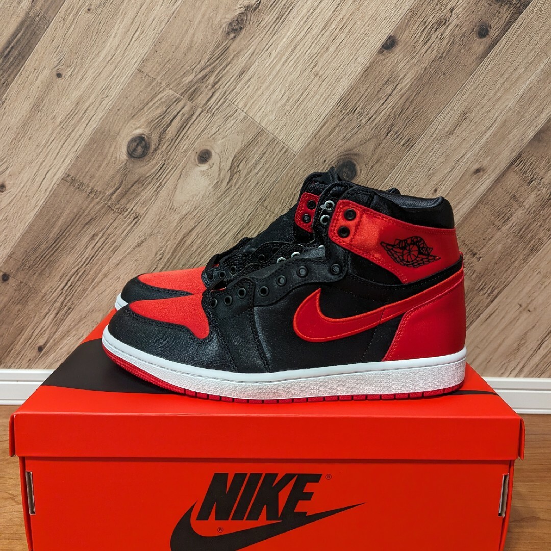 Jordan Brand（NIKE）(ジョーダン)のAir Jordan 1 Retro High OG "Satin Bred" メンズの靴/シューズ(スニーカー)の商品写真