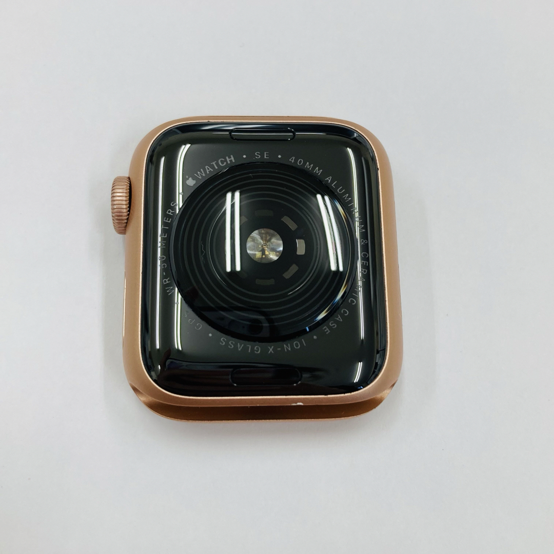 Apple Watch(アップルウォッチ)のapple watch 本体 se アップルウォッチ 40mm スマホ/家電/カメラのスマートフォン/携帯電話(その他)の商品写真