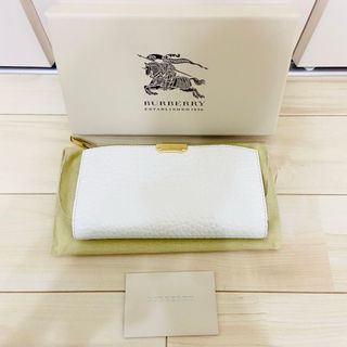 バーバリー(BURBERRY)の【美品】BURBERRY バーバリー  長財布　ファスナー　ホワイト(財布)