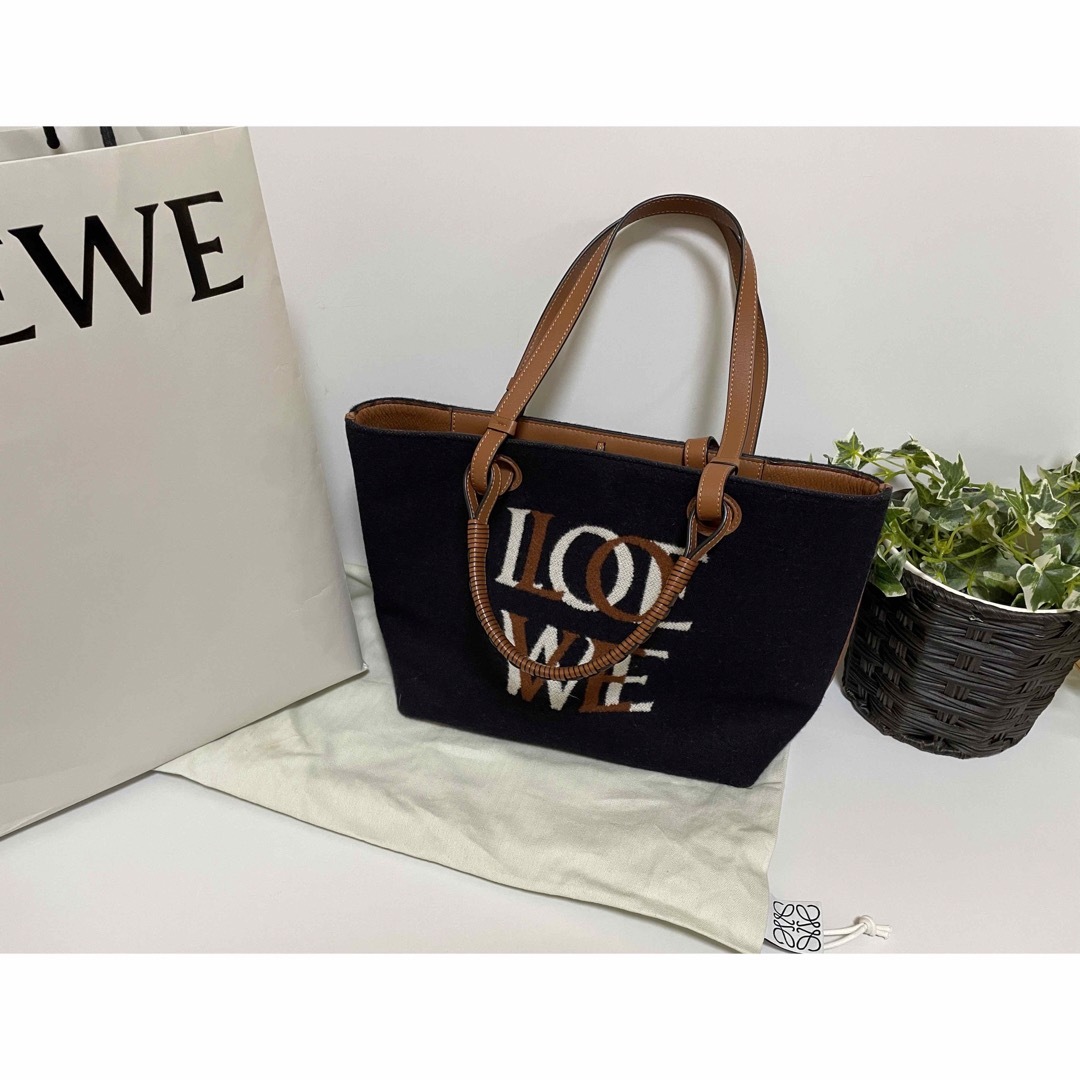 LOEWE(ロエベ)の★美品　ロエベ　LOEWE ラブ アナグラム トート スモール　トートバッグ レディースのバッグ(トートバッグ)の商品写真