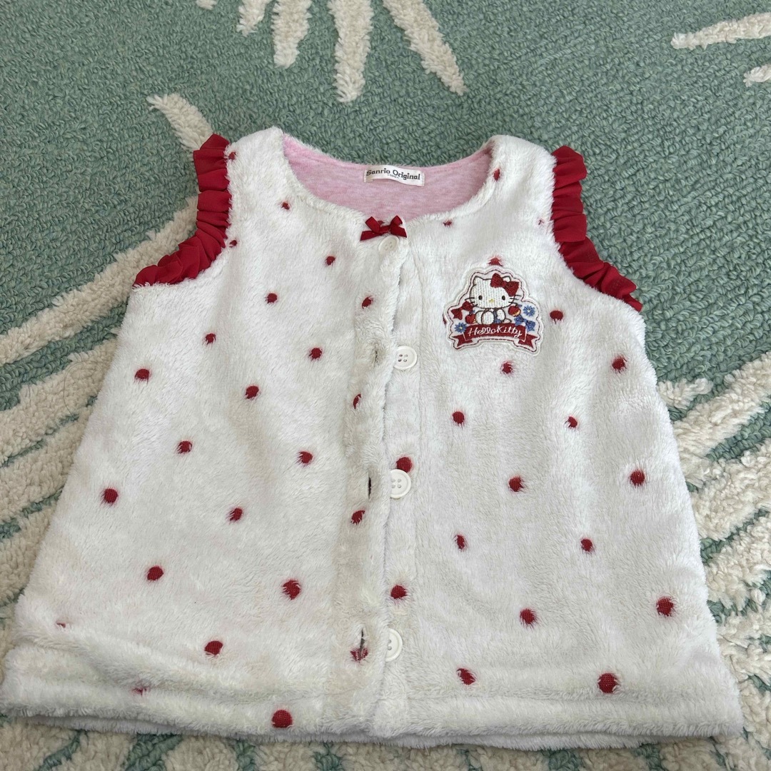 サンリオ(サンリオ)のルームベスト　もこもこ　あったかい キッズ/ベビー/マタニティのキッズ服女の子用(90cm~)(ジャケット/上着)の商品写真