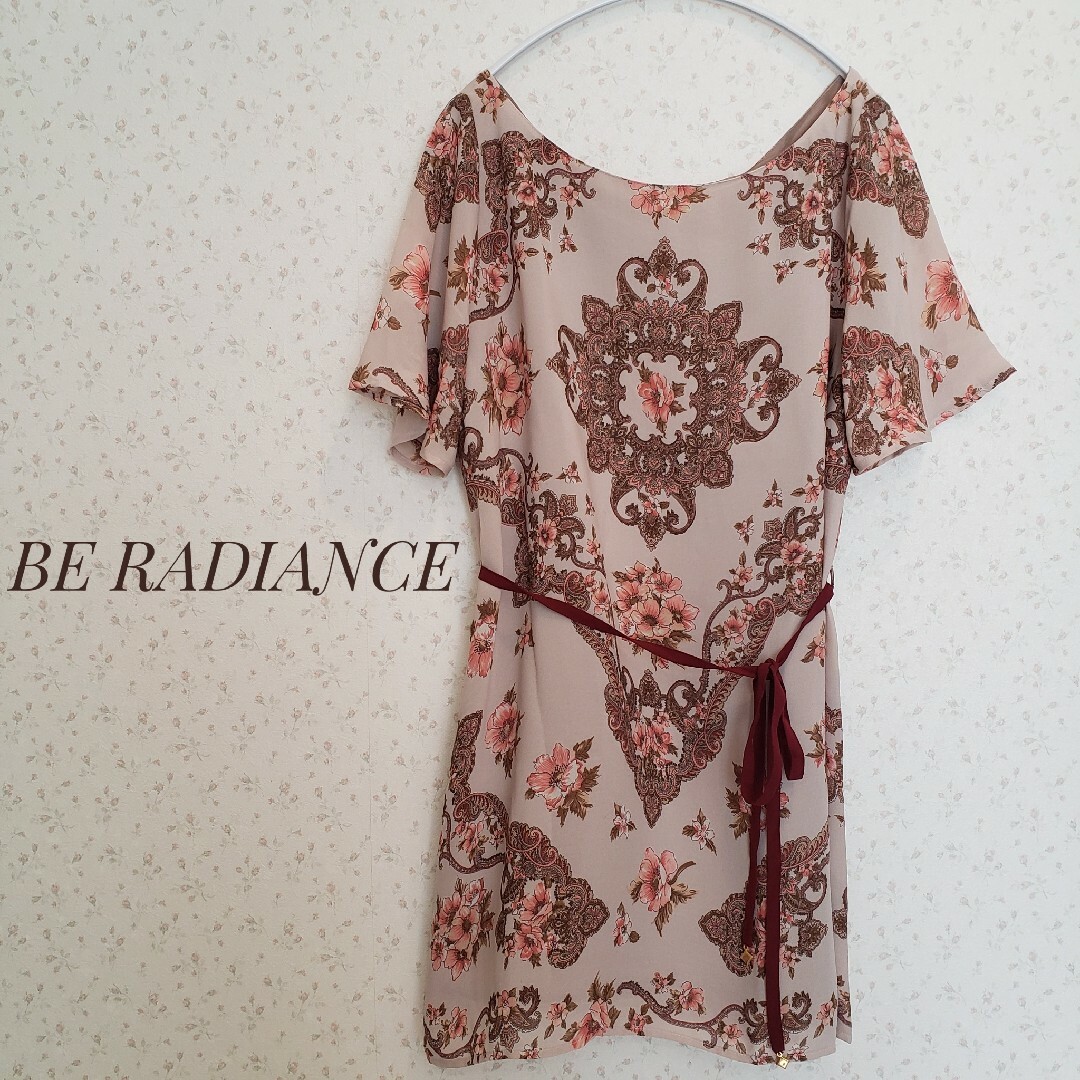 BE RADIANCE(ビーラディエンス)のBE RADIANCE 花柄ワンピース レディースのワンピース(ミニワンピース)の商品写真