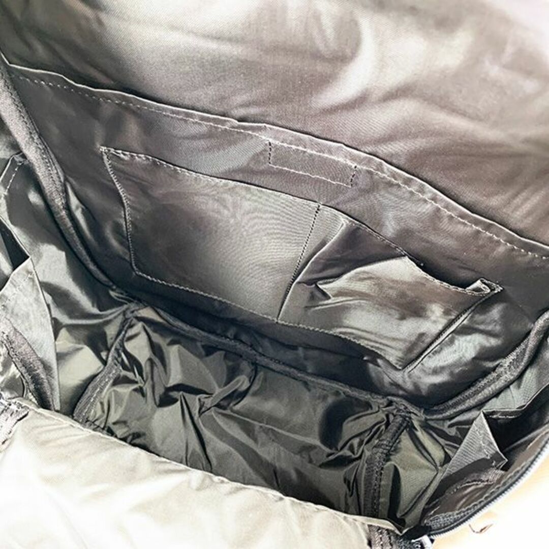 SNOOPY(スヌーピー)のスヌーピー スクエアジップリュック RE-PET ベージュ リュック 通勤 通学 バッグ レディースのバッグ(リュック/バックパック)の商品写真