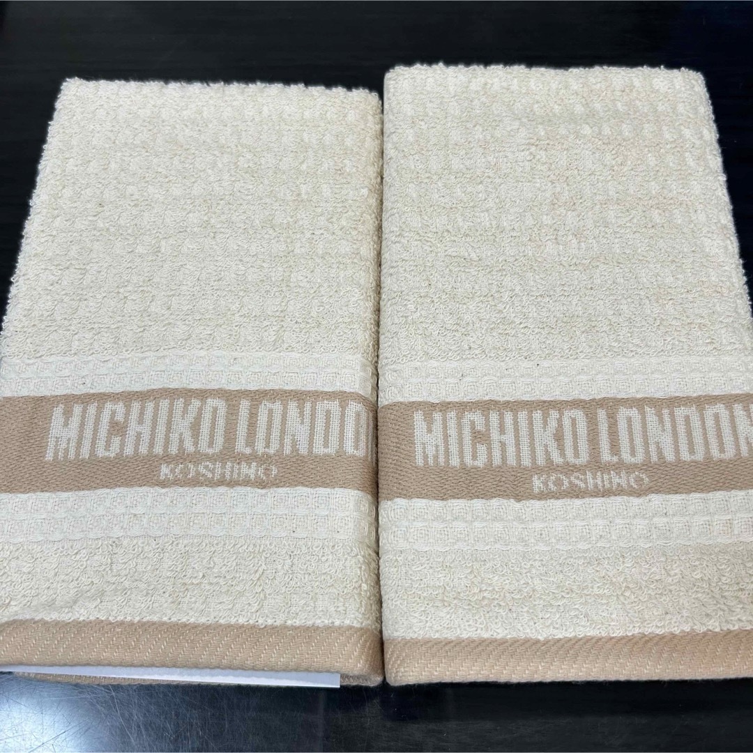 MICHIKO LONDON(ミチコロンドン)の【泉州タオル】ミチコロンドン フェイスタオル2枚セット 匿名配送 新品未使用 インテリア/住まい/日用品の日用品/生活雑貨/旅行(タオル/バス用品)の商品写真