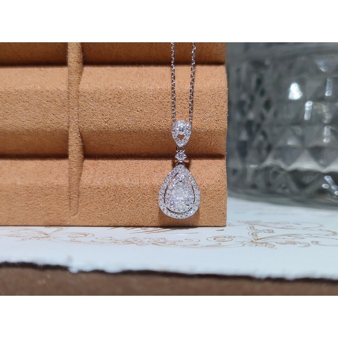 水滴形　天然ダイヤモンドペンダントk18 レディースのアクセサリー(ネックレス)の商品写真