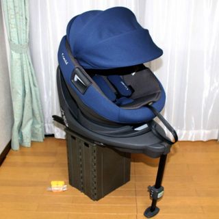 コンビ(combi)の美品Combi360度回転THE S ISOFIXエッグショックZB-690(自動車用チャイルドシート本体)